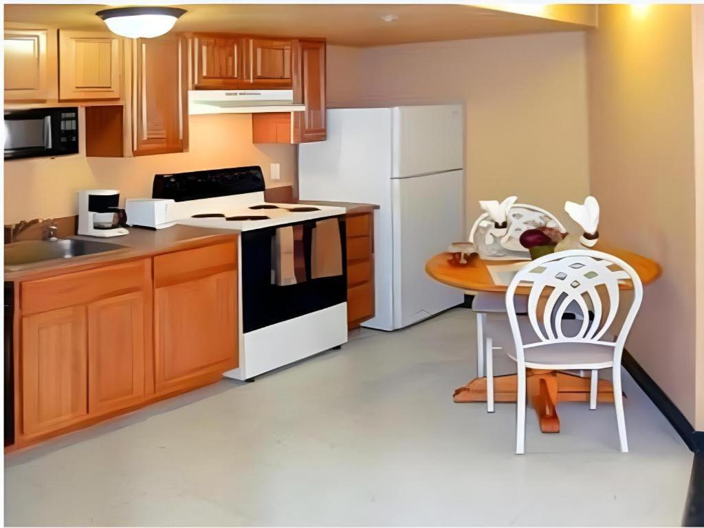 Nellis Suites At Main Gate Hotel Las Vegas Kültér fotó